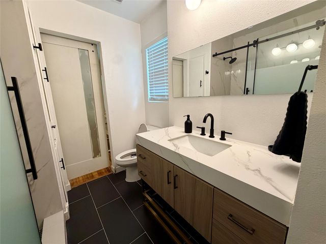 2732 W Jefferson Boulevard, Dallas, TX 75211
