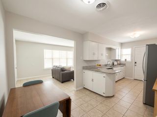 2732 W Jefferson Boulevard, Dallas, TX 75211