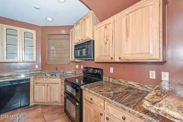 1750 E OCOTILLO Road E 18, Phoenix, AZ 85016