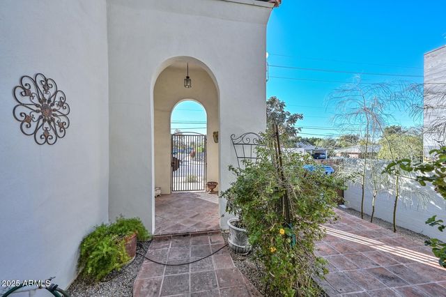 1750 E OCOTILLO Road E 18, Phoenix, AZ 85016