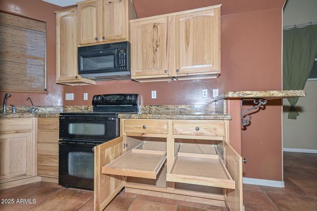 1750 E OCOTILLO Road E 18, Phoenix, AZ 85016