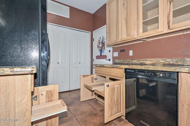 1750 E OCOTILLO Road E 18, Phoenix, AZ 85016