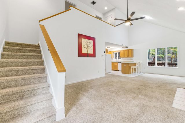 5067 NICKLAUS LN, Mcgaheysville, VA 22840