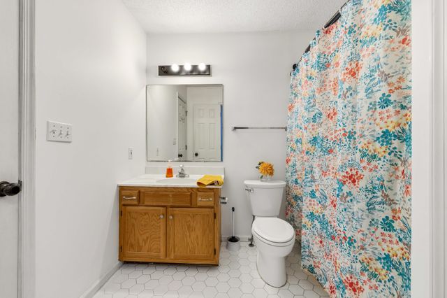 5067 NICKLAUS LN, Mcgaheysville, VA 22840