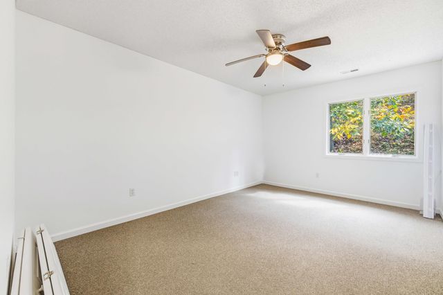 5067 NICKLAUS LN, Mcgaheysville, VA 22840