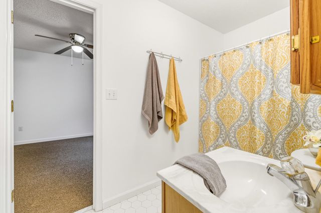 5067 NICKLAUS LN, Mcgaheysville, VA 22840