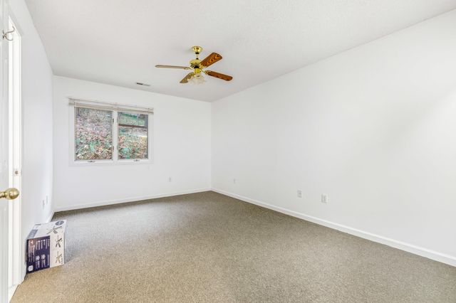 5067 NICKLAUS LN, Mcgaheysville, VA 22840