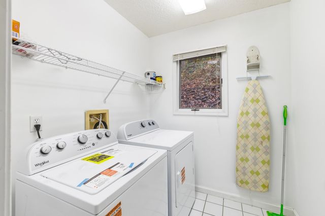 5067 NICKLAUS LN, Mcgaheysville, VA 22840