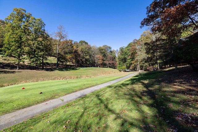 5067 NICKLAUS LN, Mcgaheysville, VA 22840