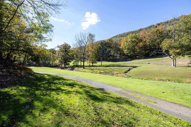 5067 NICKLAUS LN, Mcgaheysville, VA 22840