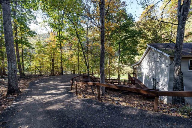 5067 NICKLAUS LN, Mcgaheysville, VA 22840