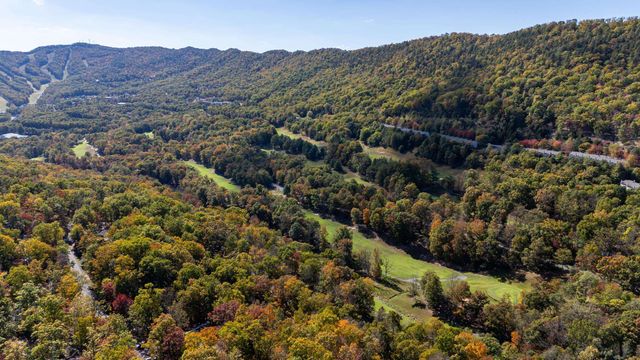 5067 NICKLAUS LN, Mcgaheysville, VA 22840