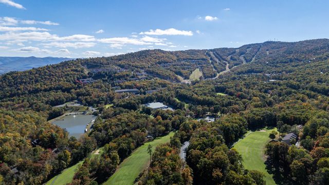 5067 NICKLAUS LN, Mcgaheysville, VA 22840