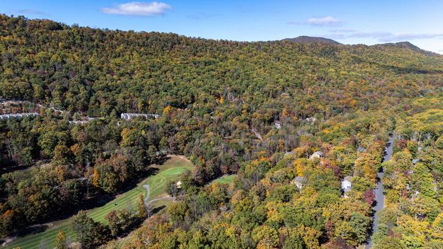 5067 NICKLAUS LN, Mcgaheysville, VA 22840