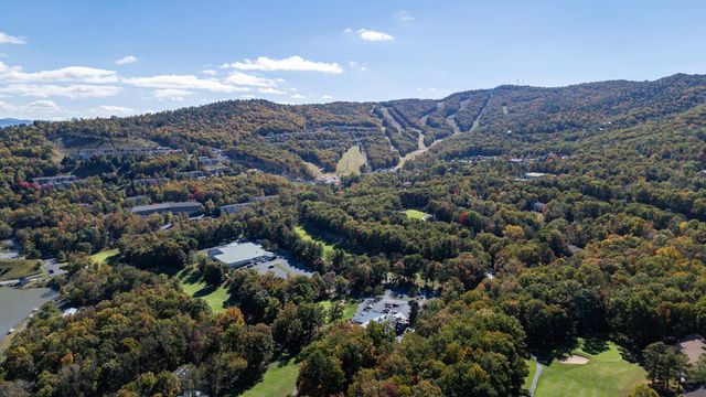 5067 NICKLAUS LN, Mcgaheysville, VA 22840