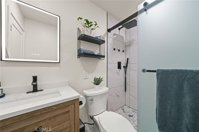 4020 Wall Street, Los Angeles, CA 90011