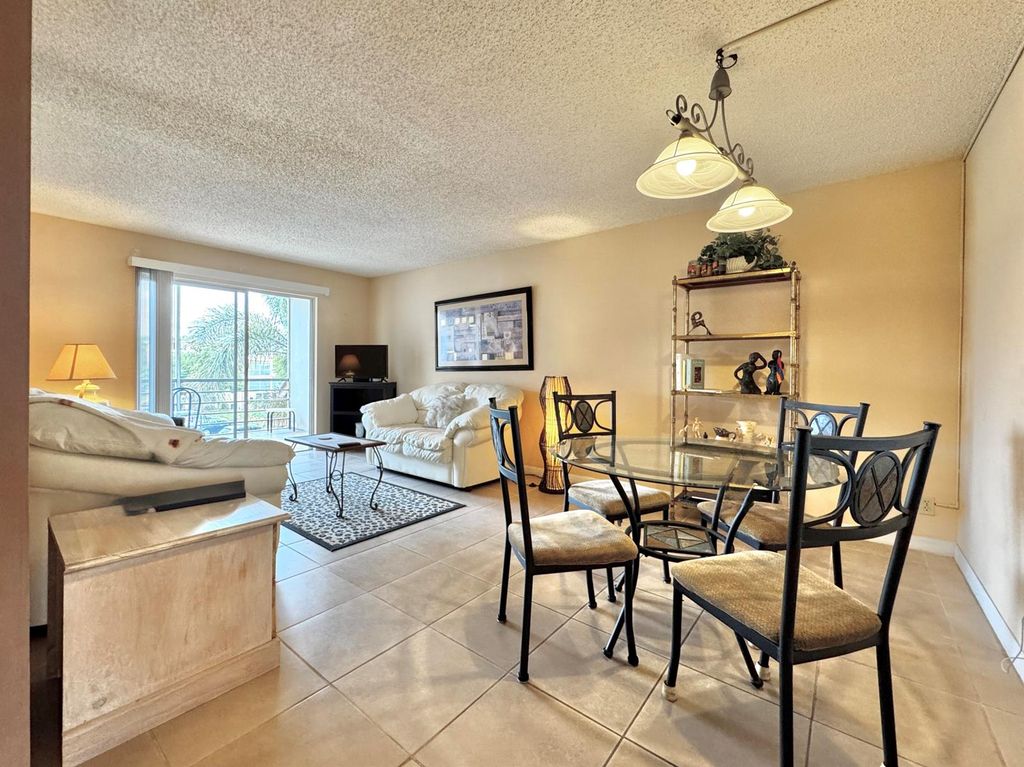 2515 NE 2nd Court 315, Boynton Beach, FL 33435