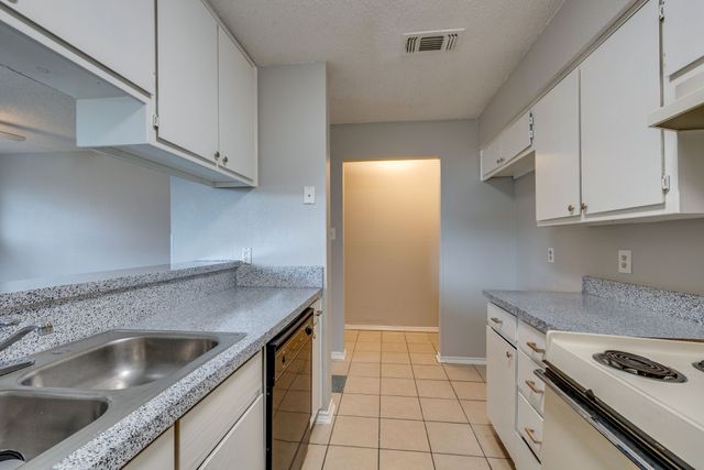 3422 Heritage Lane, Forest Hill, TX 76140