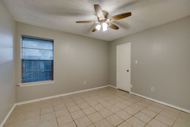 3422 Heritage Lane, Forest Hill, TX 76140
