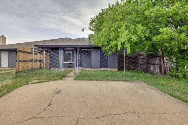 3422 Heritage Lane, Forest Hill, TX 76140