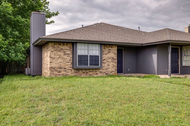 3422 Heritage Lane, Forest Hill, TX 76140