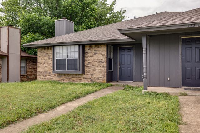 3422 Heritage Lane, Forest Hill, TX 76140