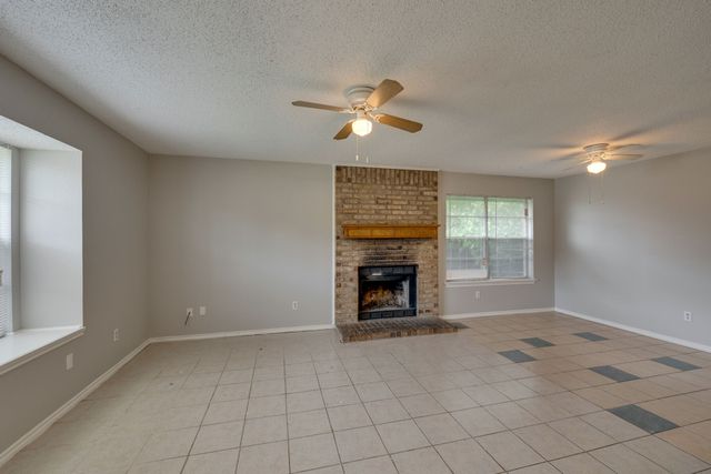 3422 Heritage Lane, Forest Hill, TX 76140