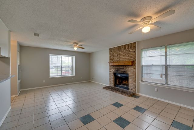 3422 Heritage Lane, Forest Hill, TX 76140