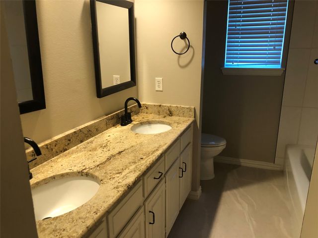 10172 Wandering Way Street, Benbrook, TX 76126