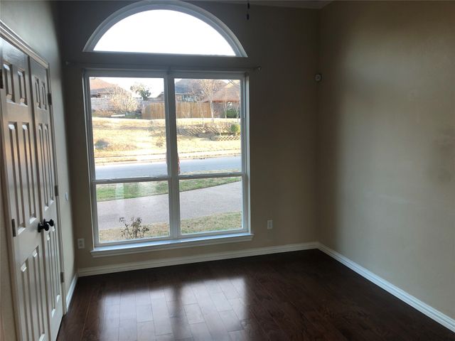 10172 Wandering Way Street, Benbrook, TX 76126