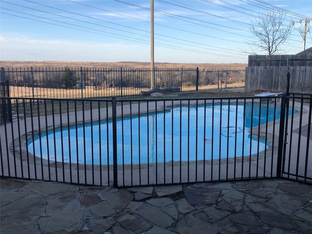 10172 Wandering Way Street, Benbrook, TX 76126