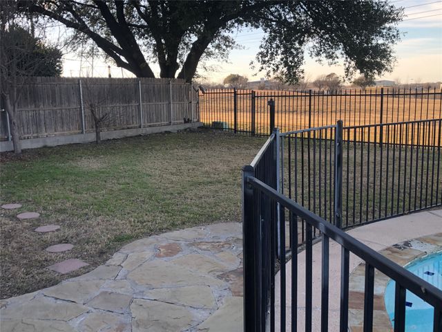 10172 Wandering Way Street, Benbrook, TX 76126