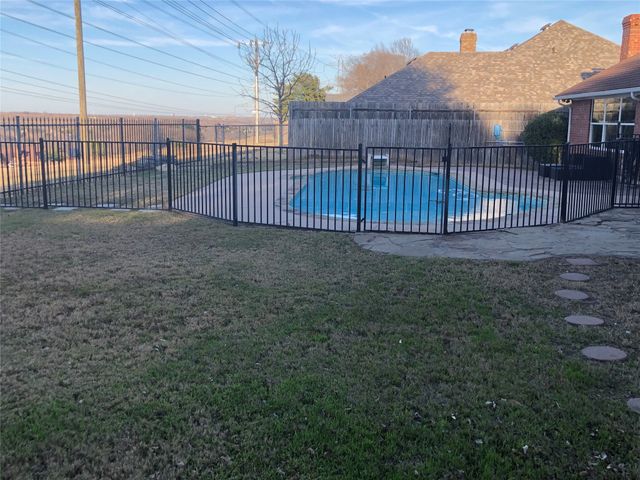 10172 Wandering Way Street, Benbrook, TX 76126