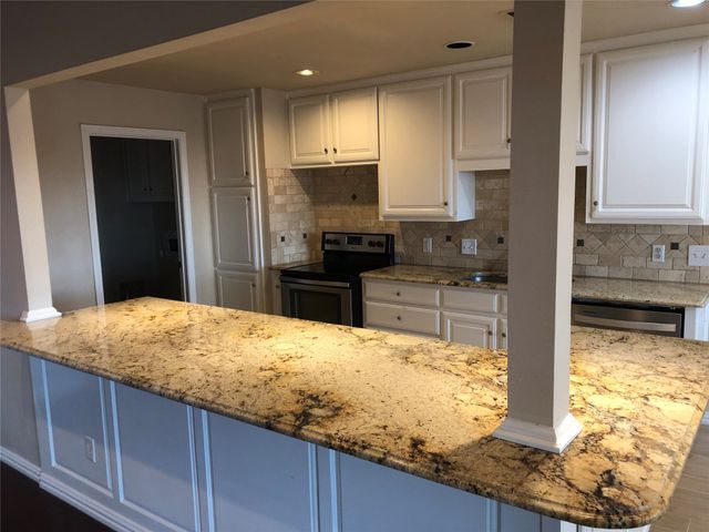 10172 Wandering Way Street, Benbrook, TX 76126