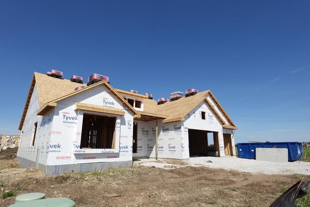 1400 Periwinkle PASS, Oconomowoc, WI 53066