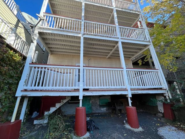 288 Meridian St. 1, Boston, MA 02128