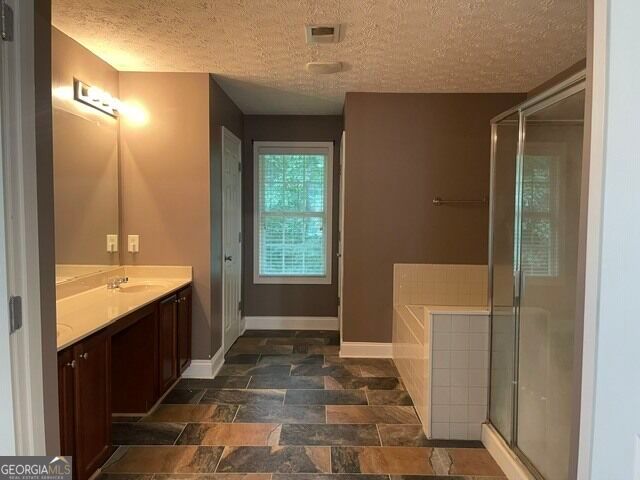 5861 Fairington Farms Lane, Lithonia, GA 30038
