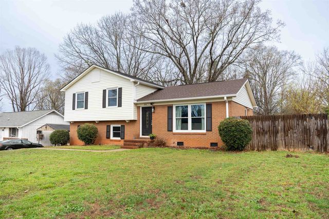226 Willow Oaks Drive, Spartanburg, SC 29301