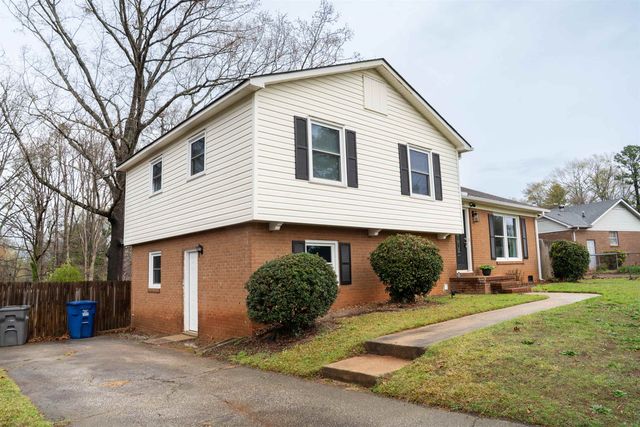 226 Willow Oaks Drive, Spartanburg, SC 29301