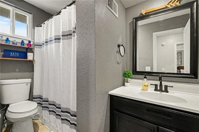 5768 N Anita Avenue, Kansas City, MO 64151