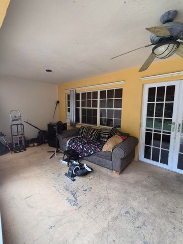 2538 Fillmore Street, Hollywood, FL 33020