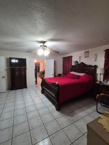 2538 Fillmore Street, Hollywood, FL 33020