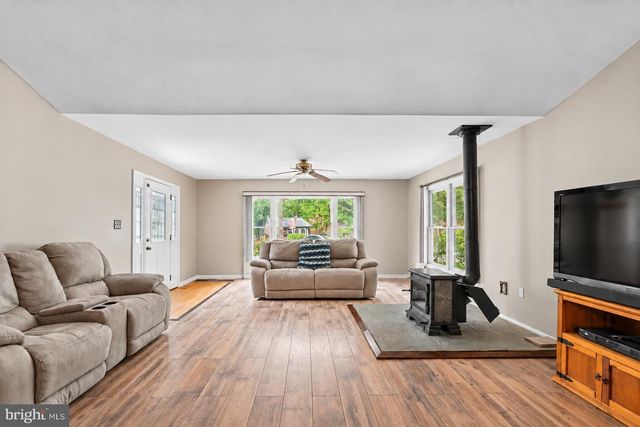 58 BRANCHY RD, Harpers Ferry, WV 25425