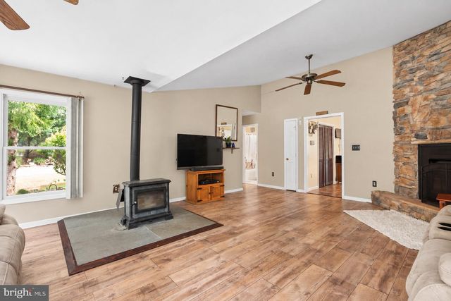 58 BRANCHY RD, Harpers Ferry, WV 25425