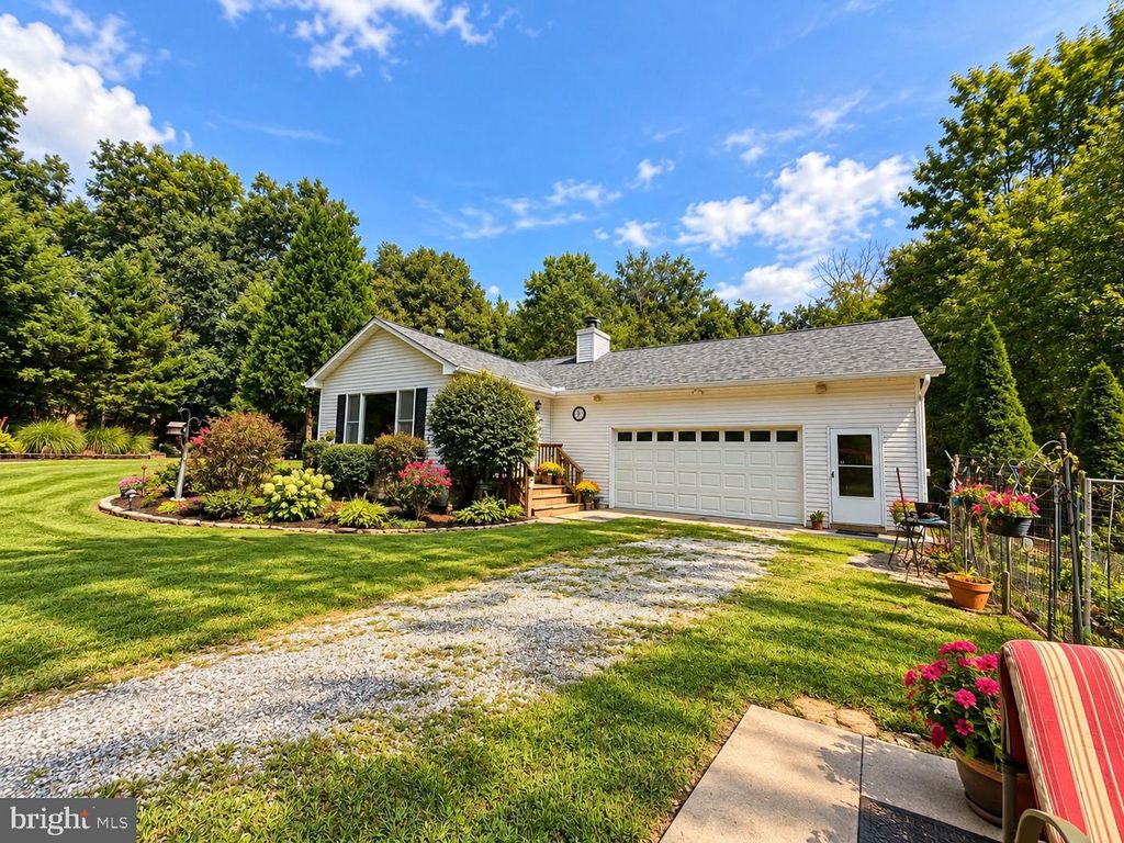 58 BRANCHY RD, Harpers Ferry, WV 25425
