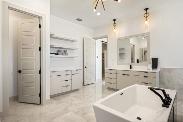 150 Pinnacle Peak Lane, Weatherford, TX 76087