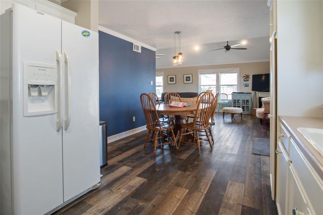 962 Raymond, Crystal Beach, TX 77650