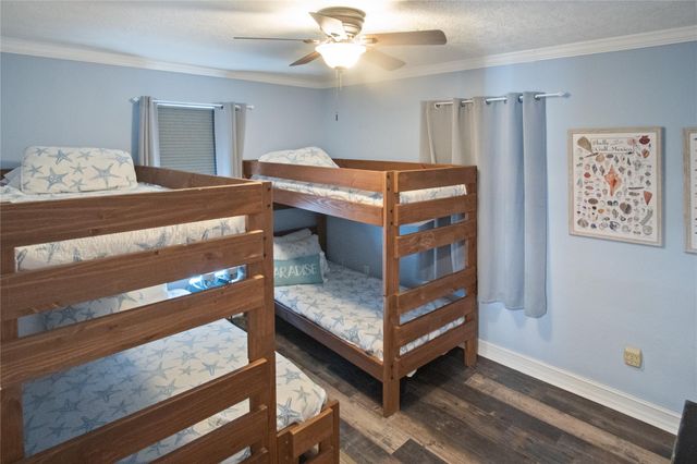 962 Raymond, Crystal Beach, TX 77650