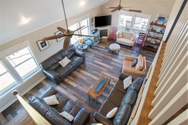 962 Raymond, Crystal Beach, TX 77650