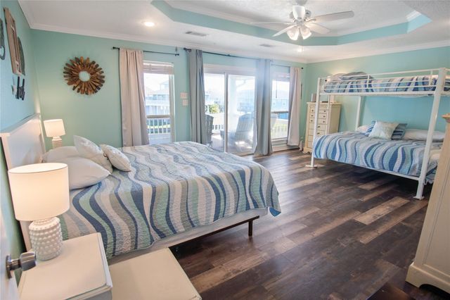 962 Raymond, Crystal Beach, TX 77650